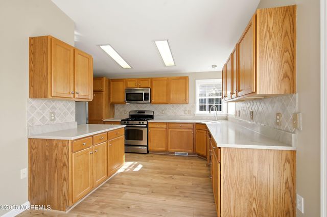 99 Oak Ridge Lane, Manahawkin, NJ 08050