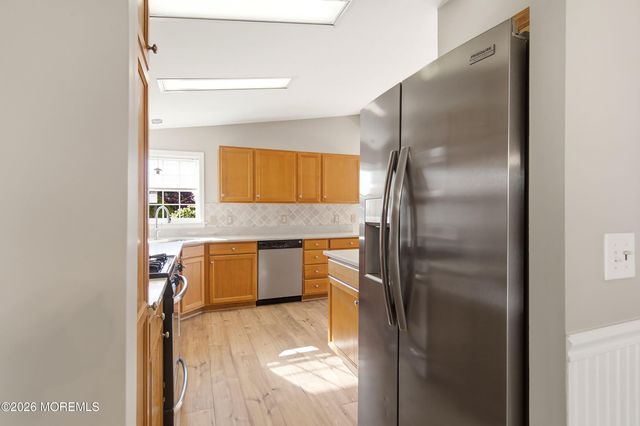 99 Oak Ridge Lane, Manahawkin, NJ 08050