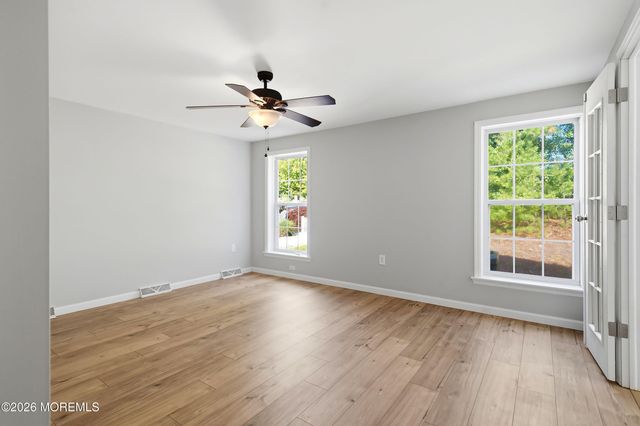 99 Oak Ridge Lane, Manahawkin, NJ 08050