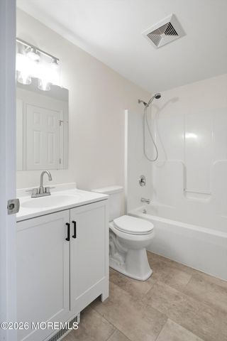 99 Oak Ridge Lane, Manahawkin, NJ 08050