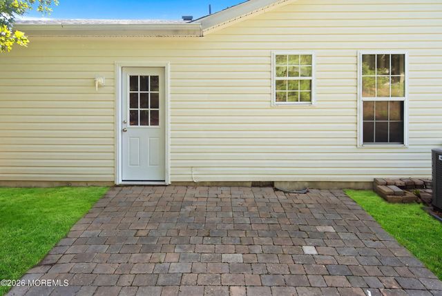 99 Oak Ridge Lane, Manahawkin, NJ 08050
