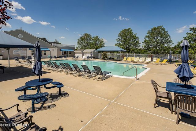 99 Oak Ridge Lane, Manahawkin, NJ 08050