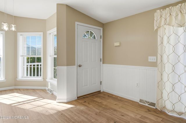 99 Oak Ridge Lane, Manahawkin, NJ 08050