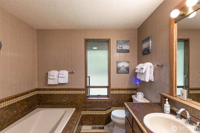 3547 Deer Park Road, Port Angeles, WA 98362