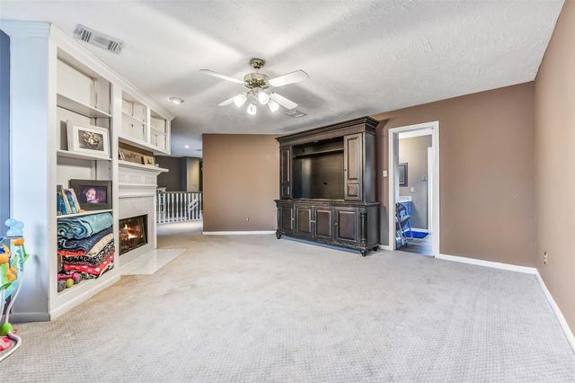 2403 N Lake Front Drive, League City, TX 77573