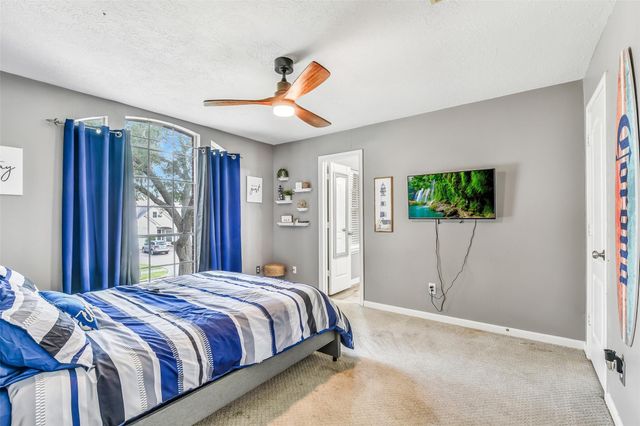 2403 N Lake Front Drive, League City, TX 77573