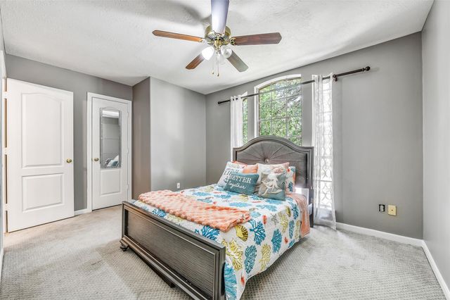 2403 N Lake Front Drive, League City, TX 77573