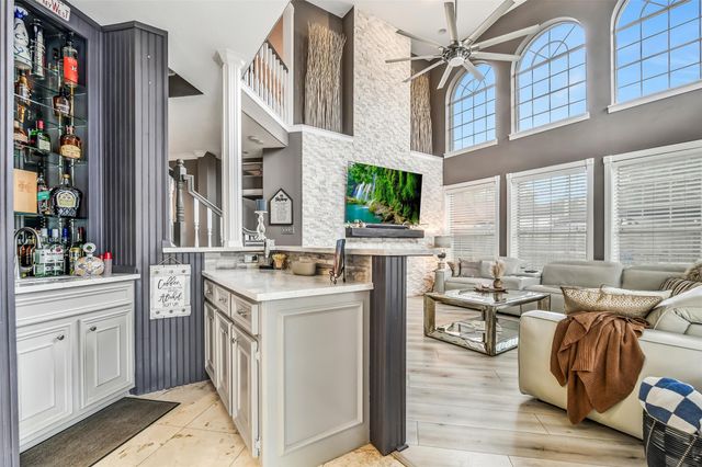 2403 N Lake Front Drive, League City, TX 77573