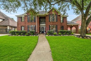 2403 N Lake Front Drive, League City, TX 77573