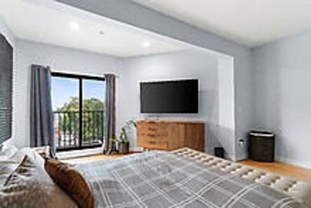 950 Dorchester Ave 304, Boston, MA 02125