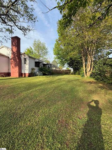 25 Earnhardt Street, Greenville, SC 29609