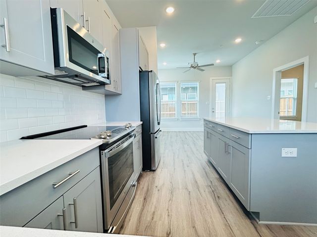 760 W Bedford Euless Road 200, Hurst, TX 76053