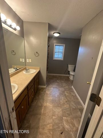 1847 Andy Lane, Maryville, TN 37803