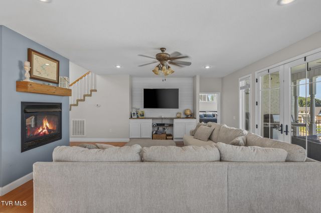 225 Forest Lane N, Blountville, TN 37617