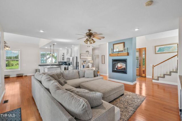 225 Forest Lane N, Blountville, TN 37617