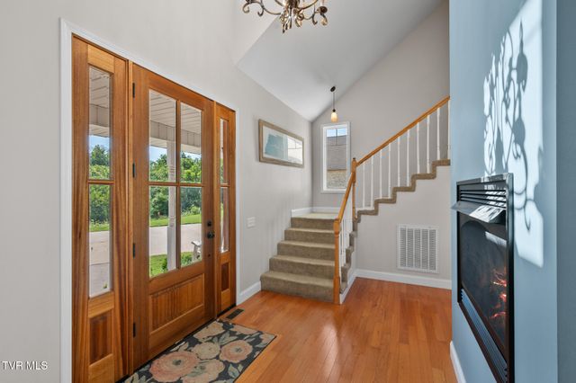 225 Forest Lane N, Blountville, TN 37617