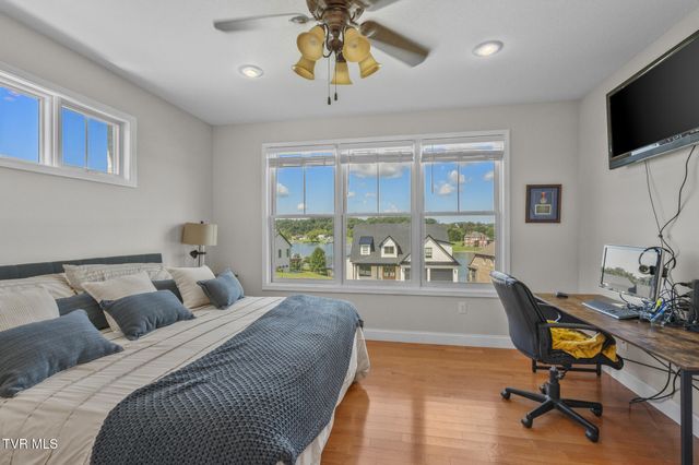 225 Forest Lane N, Blountville, TN 37617