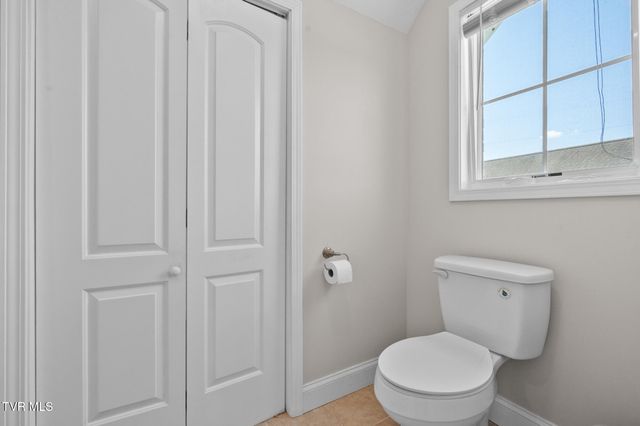 225 Forest Lane N, Blountville, TN 37617