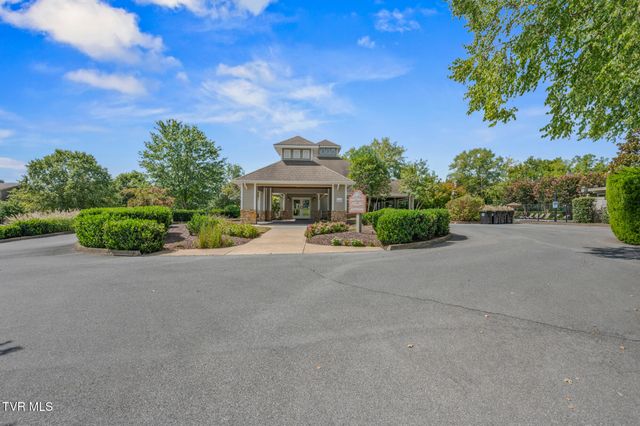 225 Forest Lane N, Blountville, TN 37617