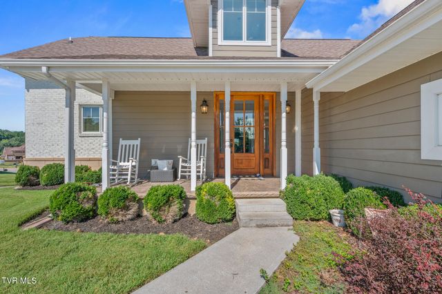 225 Forest Lane N, Blountville, TN 37617