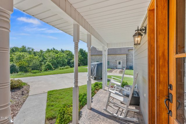 225 Forest Lane N, Blountville, TN 37617