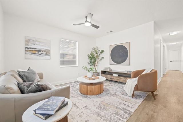 1908 W CHESTNUT STREET, Tampa, FL 33607