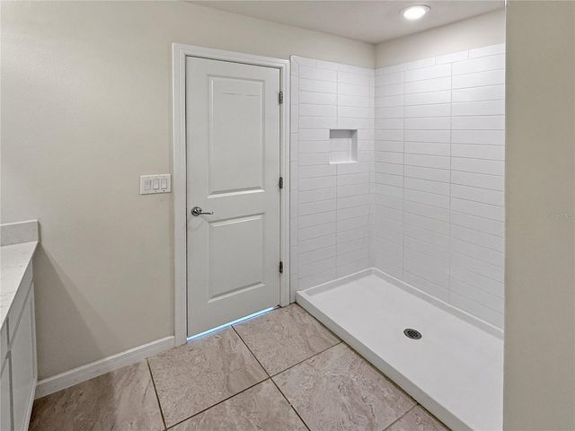 5012 BLUE HAMMOCK COURT, Kissimmee, FL 34746