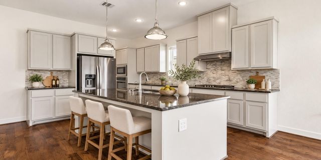 6 Clearview Terrace Place, Tomball, TX 77375