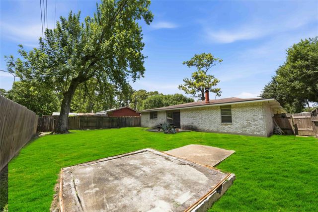 11006 Thackery Lane, Houston, TX 77016