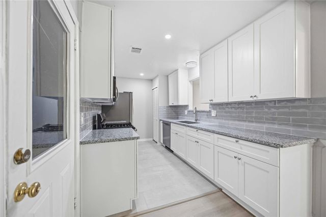 11006 Thackery Lane, Houston, TX 77016