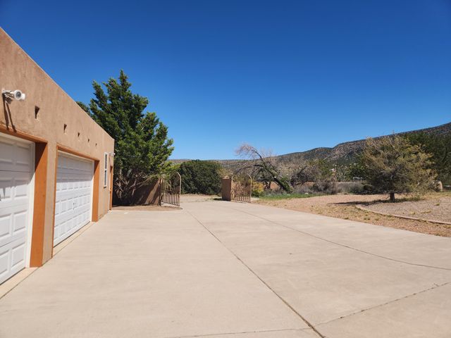 29 CAMINO DE LOS DESMONTES, Placitas, NM 87043