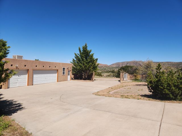 29 CAMINO DE LOS DESMONTES, Placitas, NM 87043