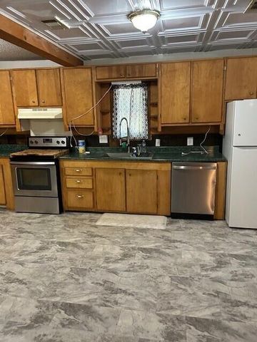 136 Holton Harris Rd, Anacoco, LA 71403