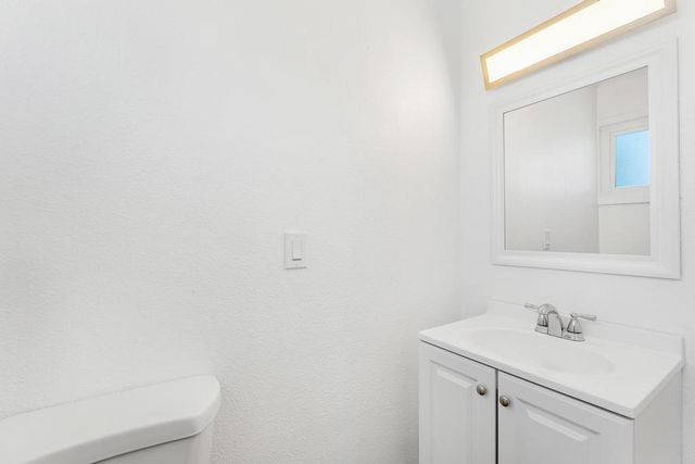 786 Molokai Avenue, Thermal, CA 92274