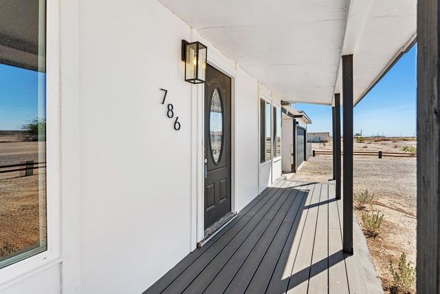 786 Molokai Avenue, Thermal, CA 92274