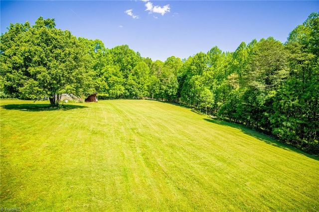 184 Beasley Road, Mount Airy, NC 27030