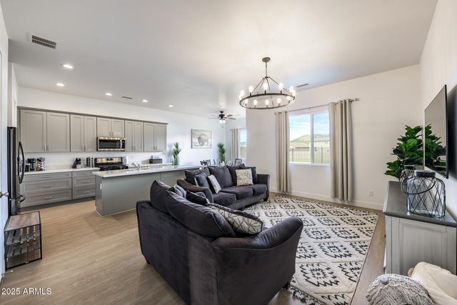 11780 Pegasus Road, Bellemont, AZ 86015