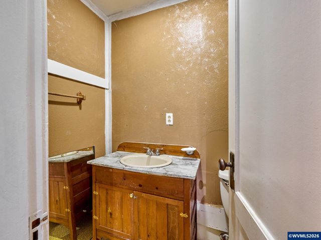 1740 Hardcastle Av, Woodburn, OR 97071