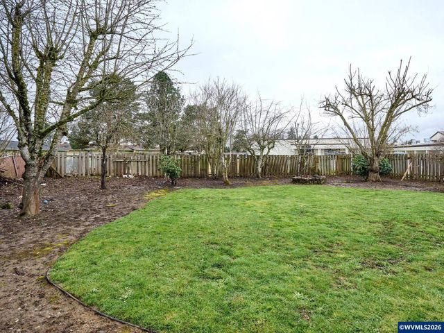 1740 Hardcastle Av, Woodburn, OR 97071