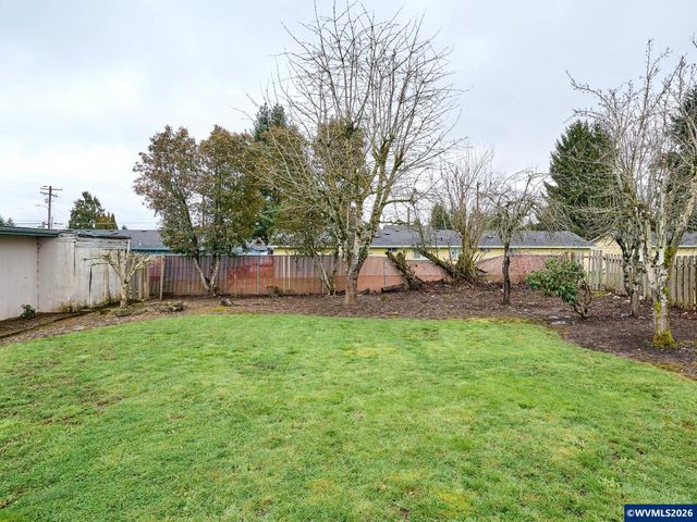 1740 Hardcastle Av, Woodburn, OR 97071