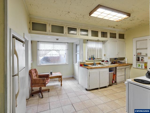 1740 Hardcastle Av, Woodburn, OR 97071