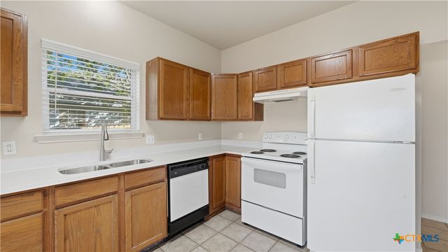 821 Benning, San Marcos, TX 78666