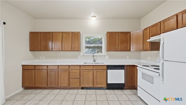 821 Benning, San Marcos, TX 78666