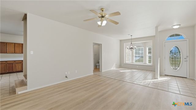821 Benning, San Marcos, TX 78666