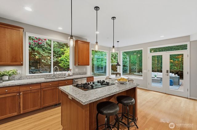 6323 NE 130th Place, Kirkland, WA 98034