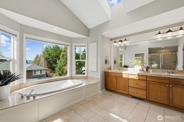 6323 NE 130th Place, Kirkland, WA 98034