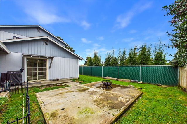 560 Baker Road, Mckinleyville, CA 95519