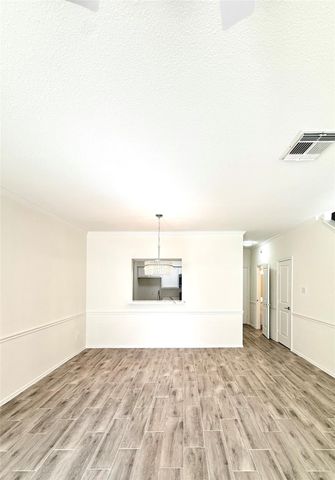 17497 Red Oak Drive 7497, Houston, TX 77090