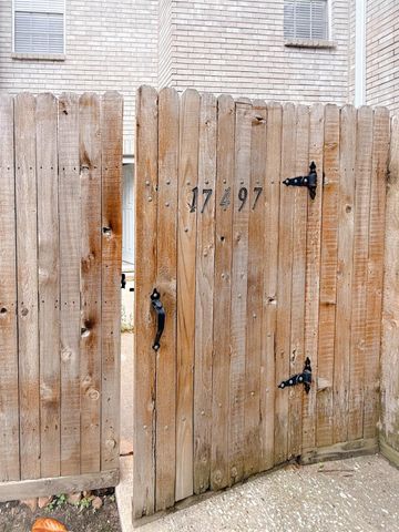 17497 Red Oak Drive 7497, Houston, TX 77090