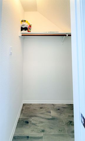 17497 Red Oak Drive 7497, Houston, TX 77090